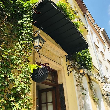 Aparthotel Karmel Kraków Exteriör bild