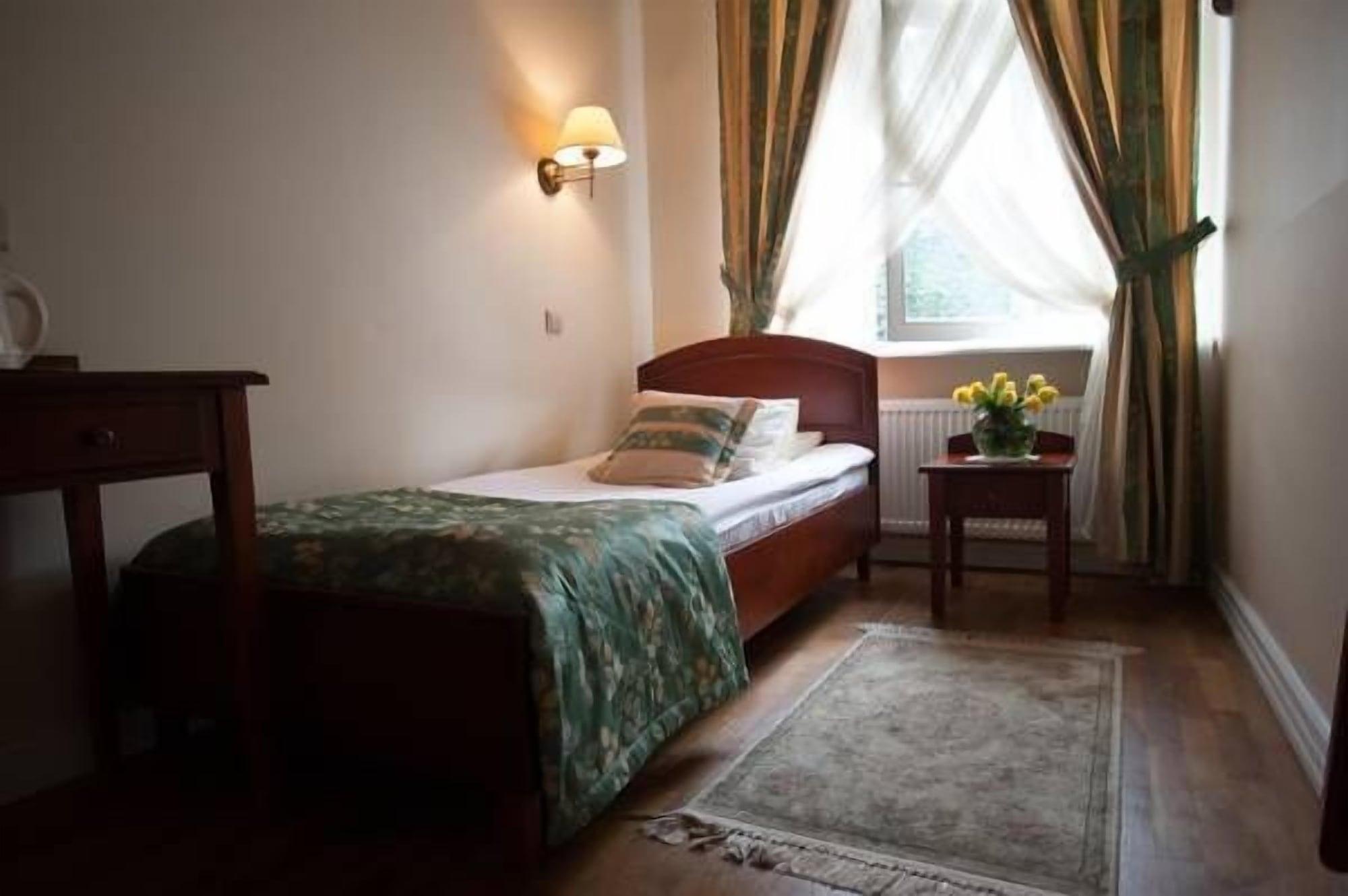 Aparthotel Karmel Kraków Exteriör bild
