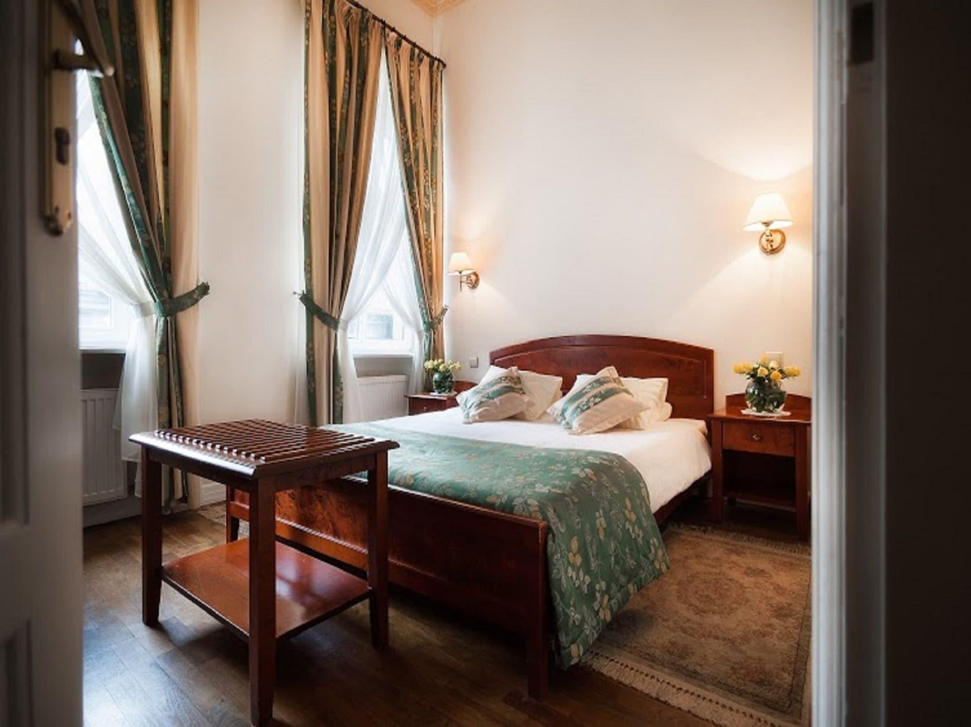 Aparthotel Karmel Kraków Exteriör bild