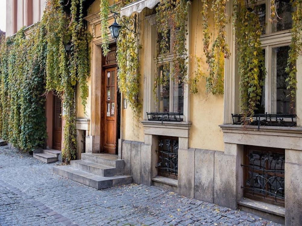 Aparthotel Karmel Kraków Exteriör bild