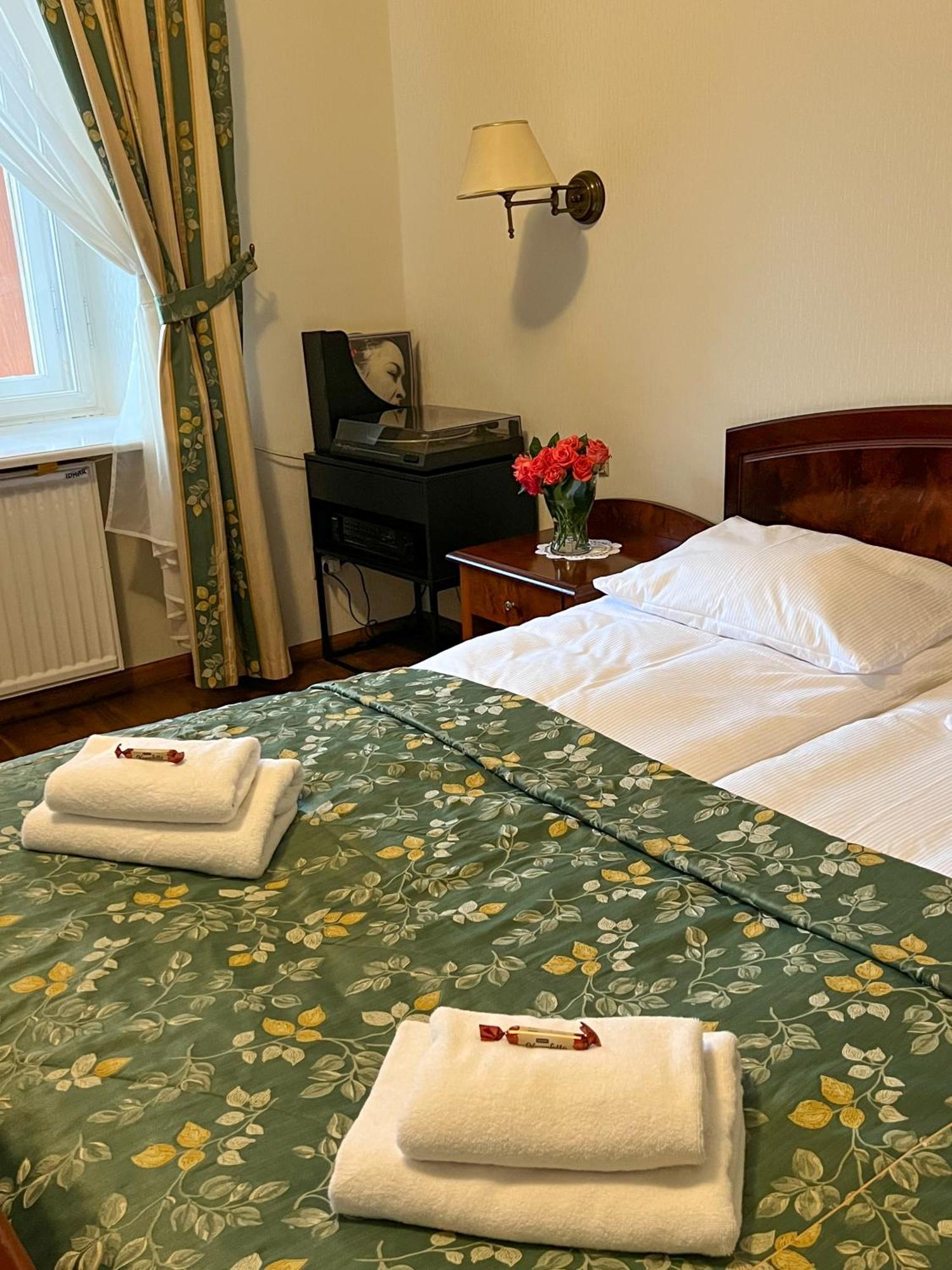 Aparthotel Karmel Kraków Exteriör bild