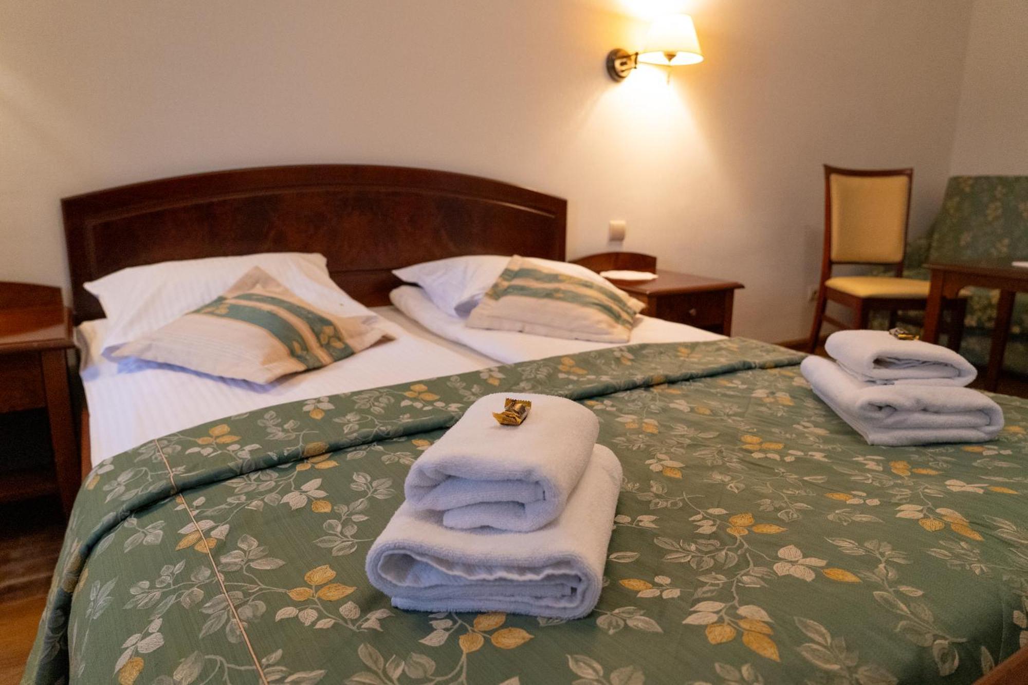 Aparthotel Karmel Kraków Exteriör bild