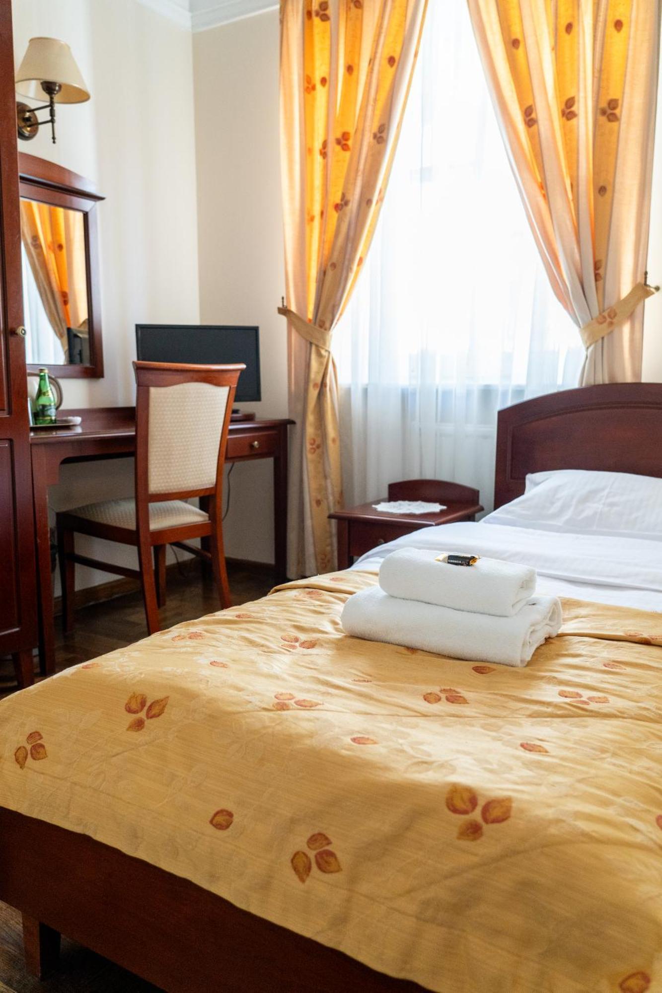 Aparthotel Karmel Kraków Exteriör bild