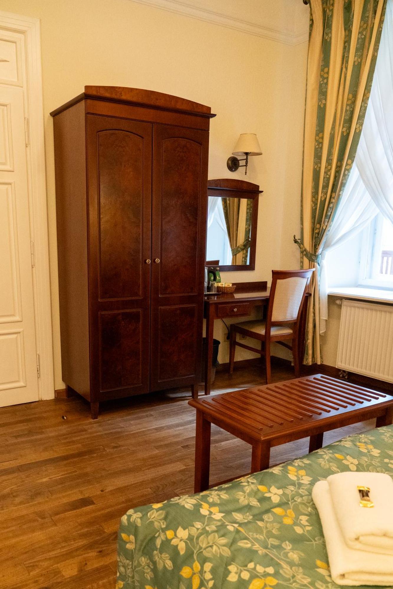 Aparthotel Karmel Kraków Exteriör bild
