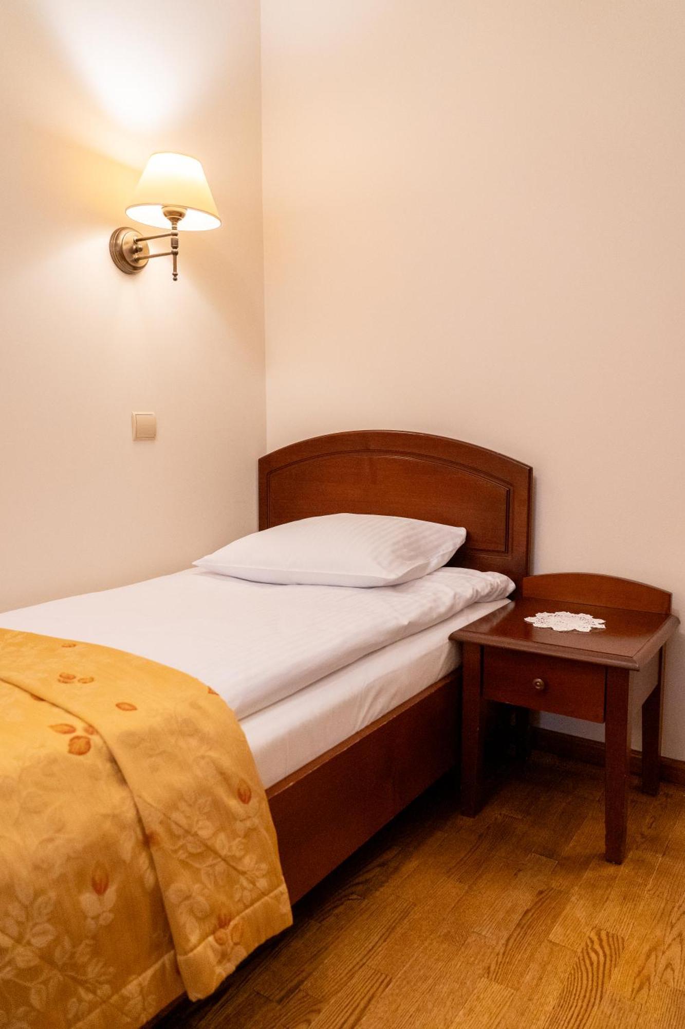 Aparthotel Karmel Kraków Exteriör bild
