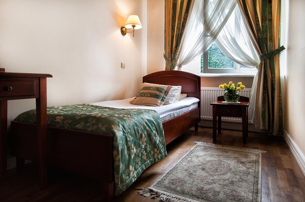 Aparthotel Karmel Kraków Exteriör bild