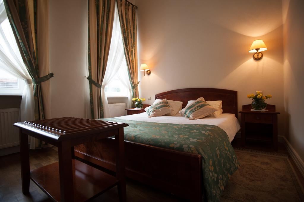 Aparthotel Karmel Kraków Exteriör bild